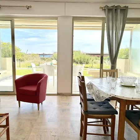 3 Pieces 4 Couchages Avec Parking Au Lavandou - Fr-1-251-316 Апартаменты
