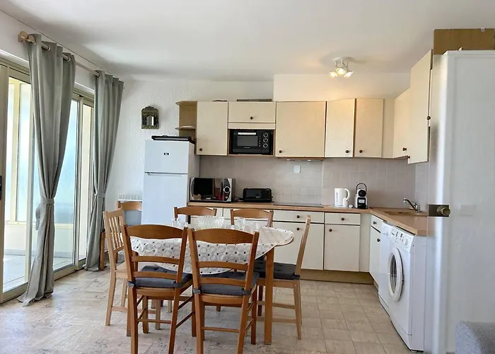 Apartment 3 Pieces 4 Couchages Avec Parking Au Lavandou - Fr-1-251-316